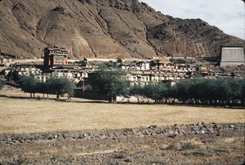 Vue du monastère de Tashilhunpo depuis le sud-est. 1981